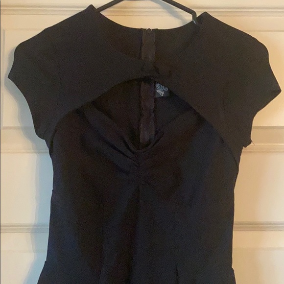 Vintage retro dress. Barely worn size small - Picture 2 of 3